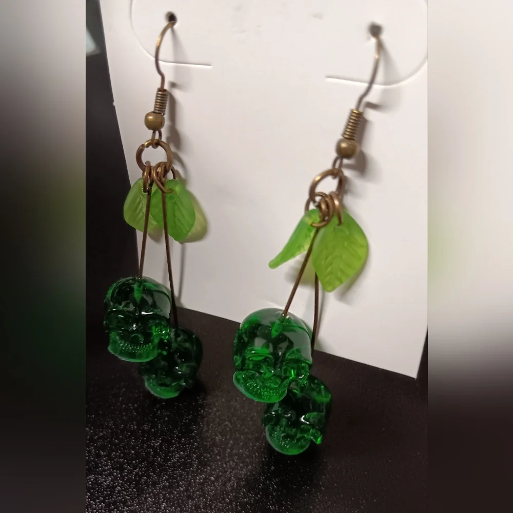 Skull Earrings (New) - Picture 2 of 6